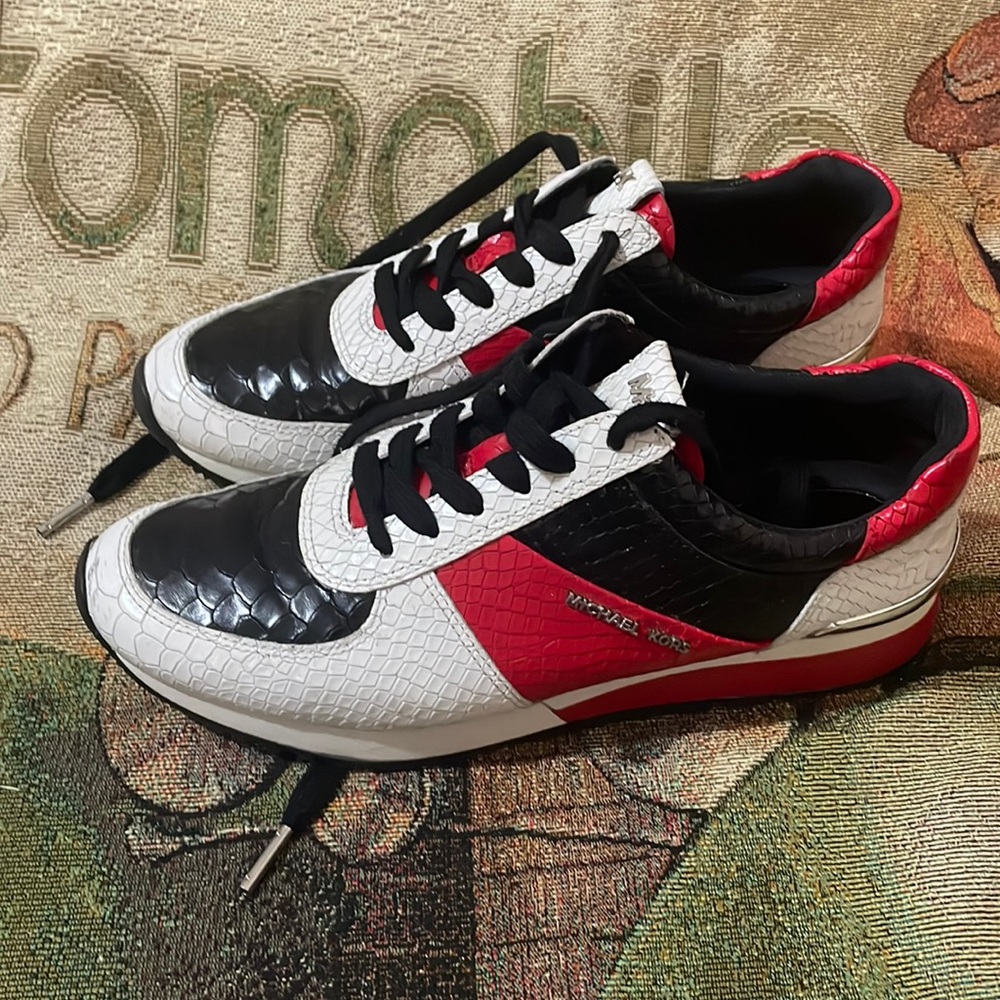 MICHAEL KORS SNEAKERS Red Black White Size 8 “Crackle”